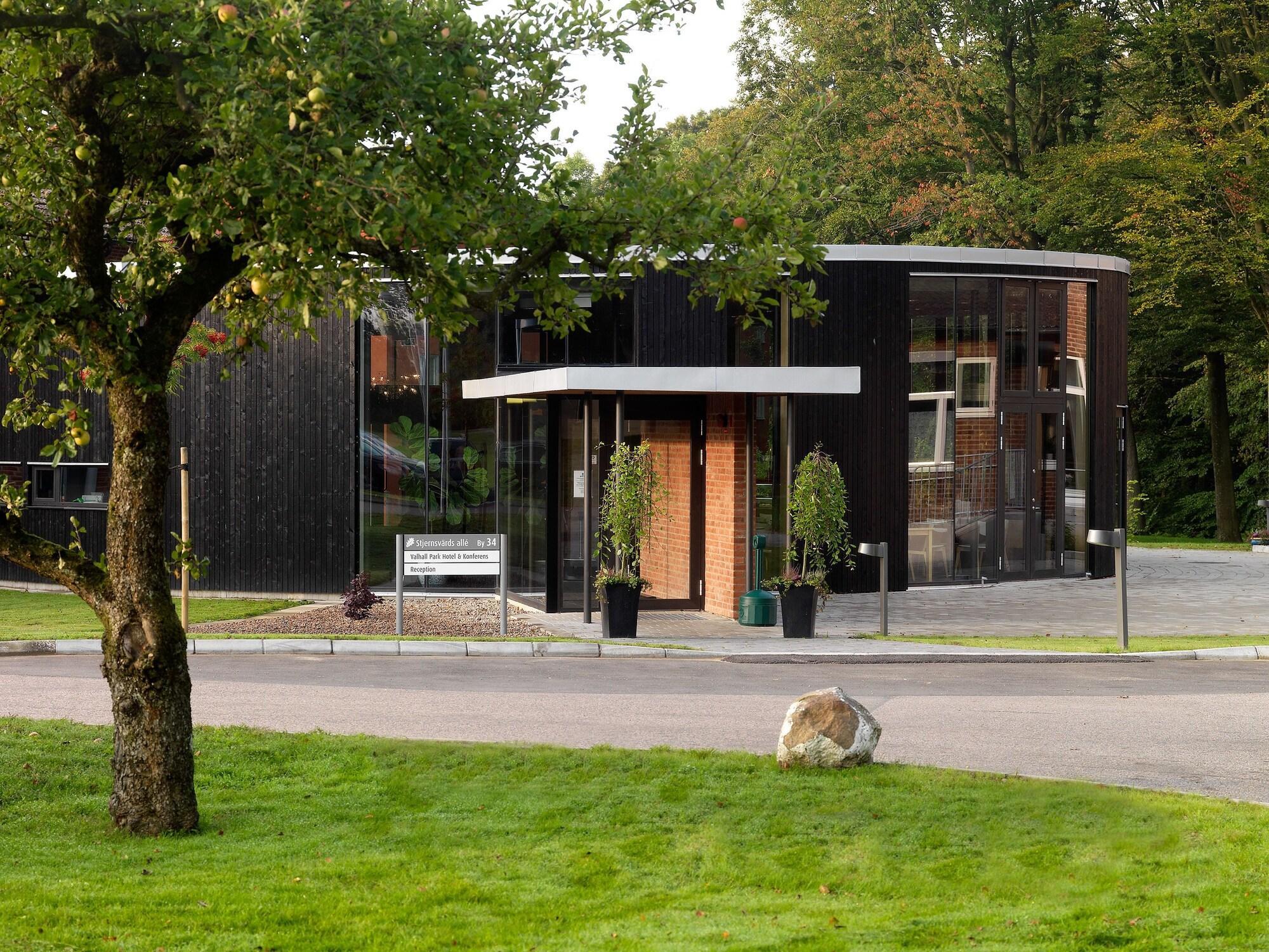 Best Western Valhall Park Hotell Angelholm Exterior photo